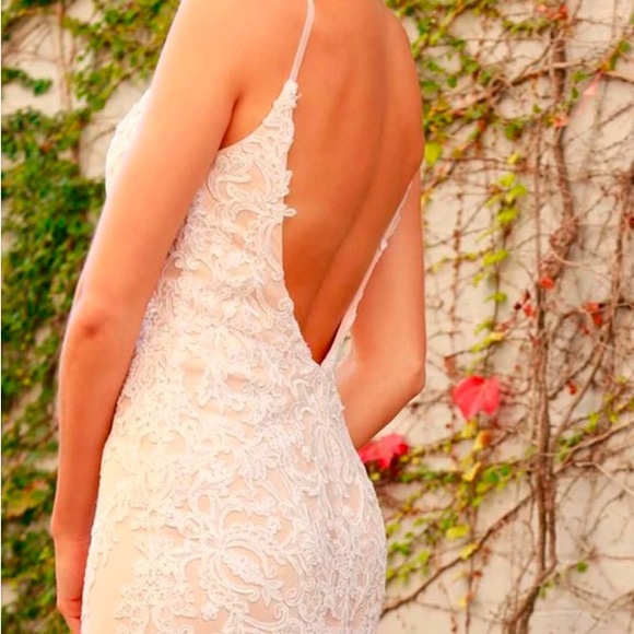 Brand new wedding dress. Last several pictures are from the Nox Anabel web site - Picture 8 of 11